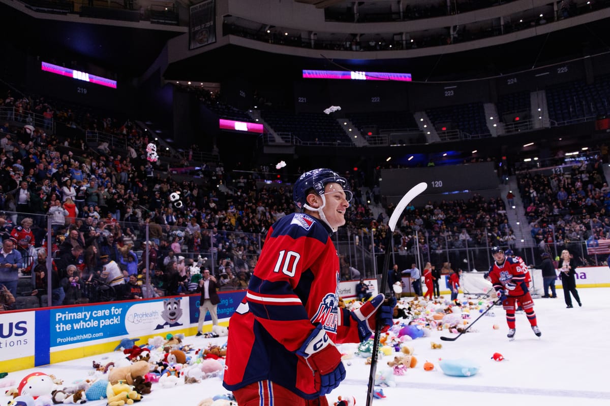 Wolf Pack Toss Bears, Beat Bruins 5-1